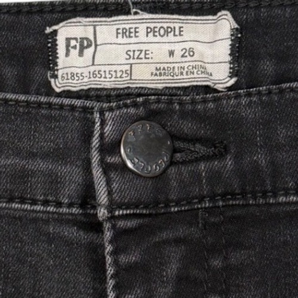 FREE PEOPLE Great Heights Skinny Jeans, Frayed Anke, Black Wash, Size 26 - Picture 9 of 10